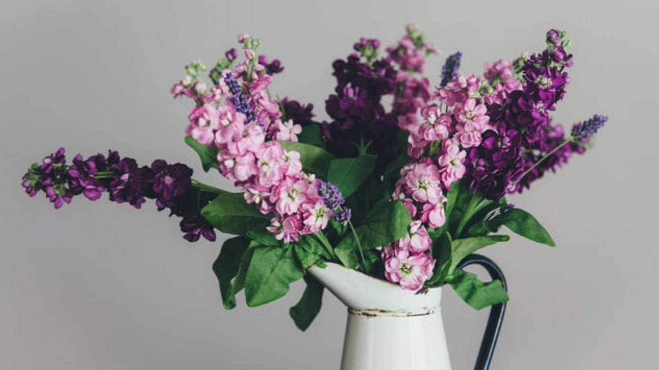 Flower subscription services available in the UK!